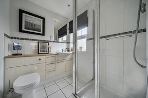 En suite- click for photo gallery